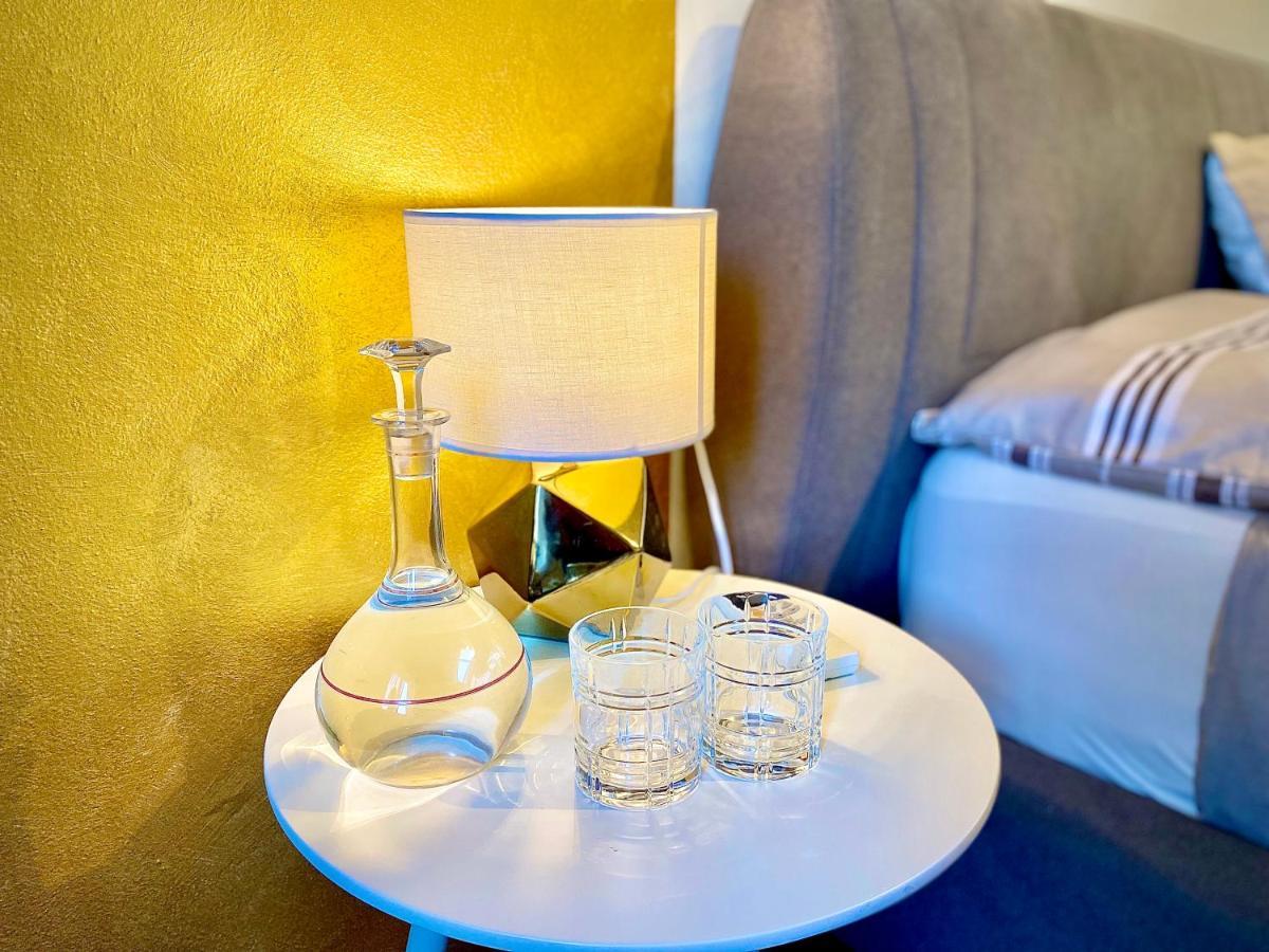 Golden Suite Marta Malpensa Milano-Laghi Бусто Арсицио Екстериор снимка