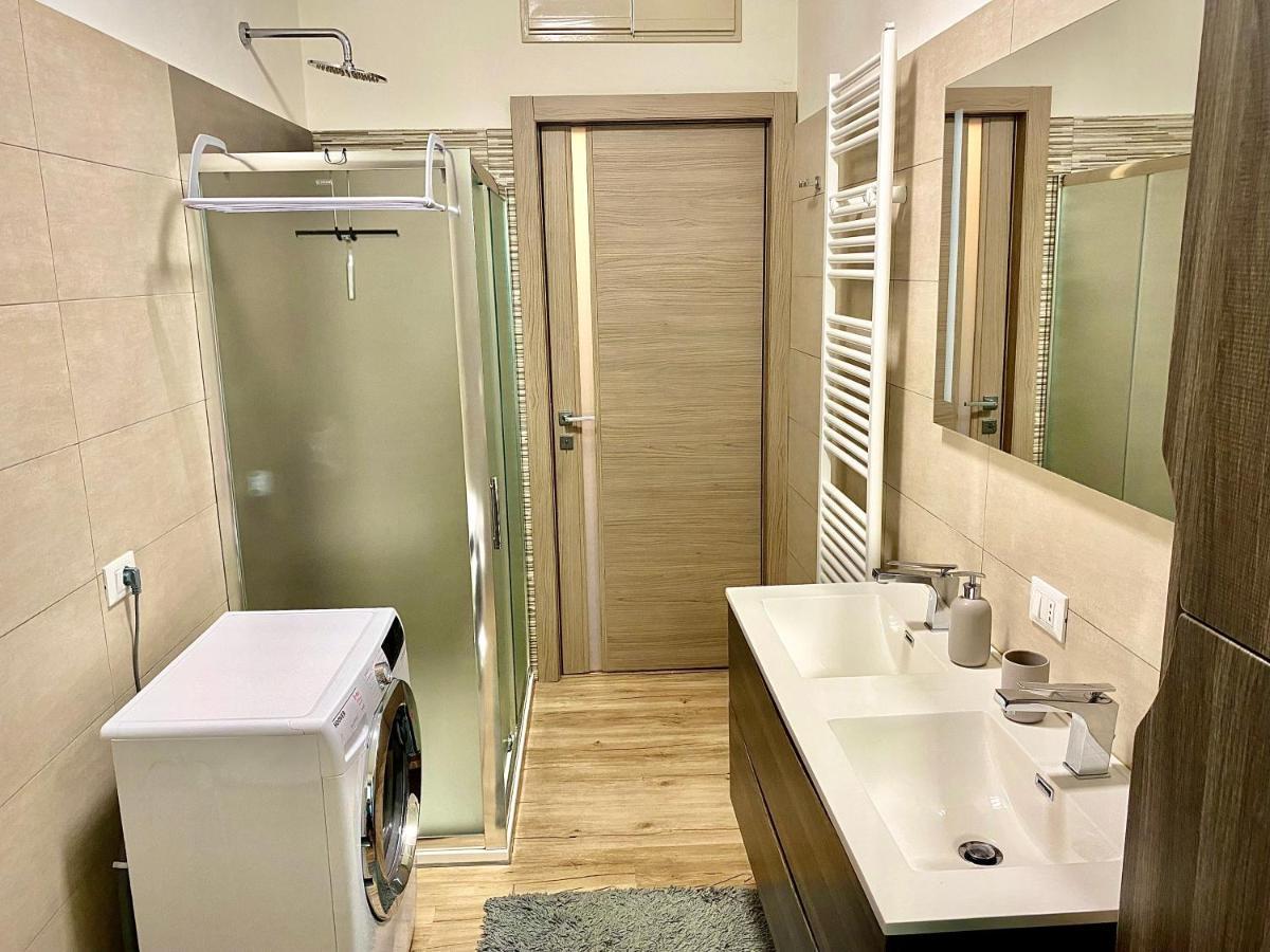 Golden Suite Marta Malpensa Milano-Laghi Бусто Арсицио Екстериор снимка